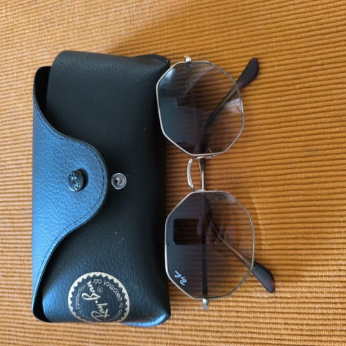 Ray Ban Octagon Unisex Sunglasses like new, gold metal frame
