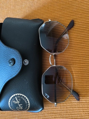 Ray Ban Octagon Unisex Sunglasses like new, gold metal frame