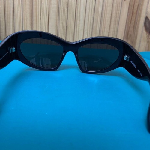 Balenciaga BB0228S/001 women's sunglasses like new, black