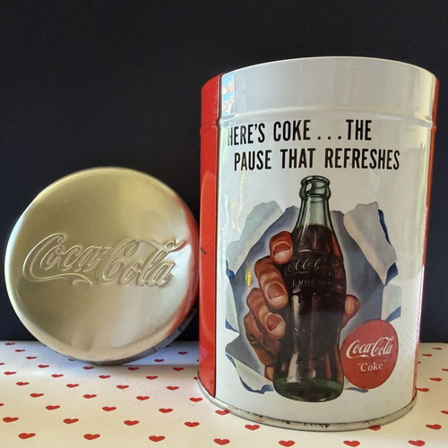 Coca Cola collectible metal box like new
