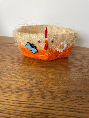 Easter decorative basket used with 3 eggs