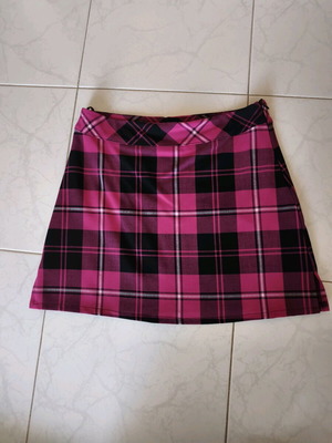 Checked skirt like new, size S, black and pink