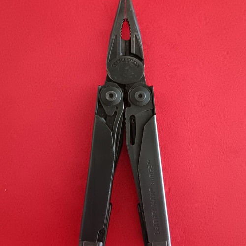 Leatherman Surge multitool black large size used