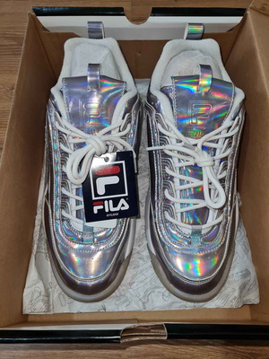 Fila athletic shoes size 41.5 new, silver