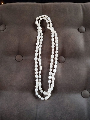 Double necklace with irregular white freshwater pearls like new