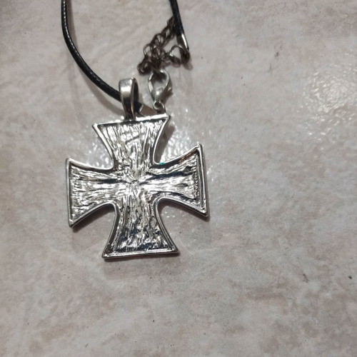 German cross used, metal, not authentic