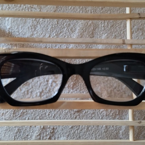Eyeglasses new, 2.50 diopters, black