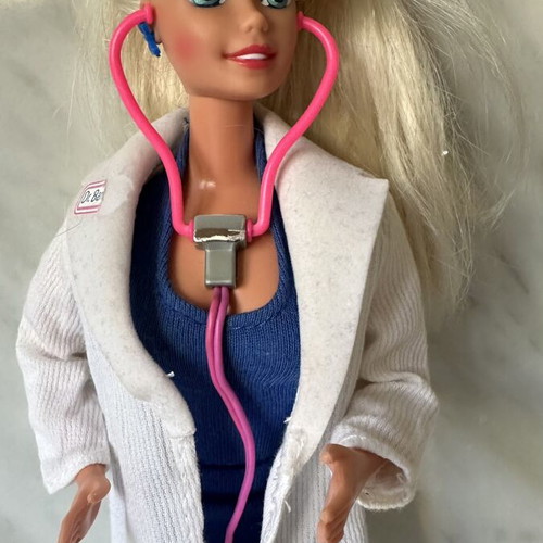 Vintage Barbie Doctor 1994 used