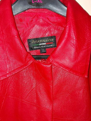 Leather red short jacket like new, size L