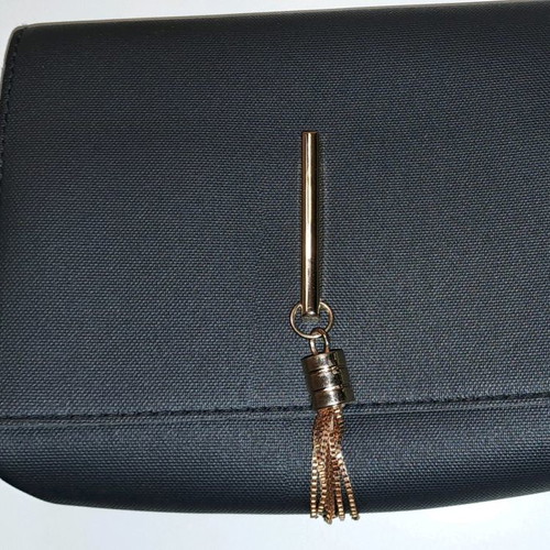 Famous Shoes crossbody bag like new