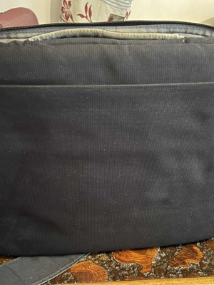 Τσάντα θήκη Laptop Belkin μεταχειρισμένη με λουρί ώμου, μαύρη