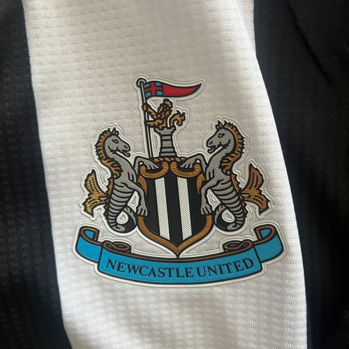 Newcastle jersey authentic version like new