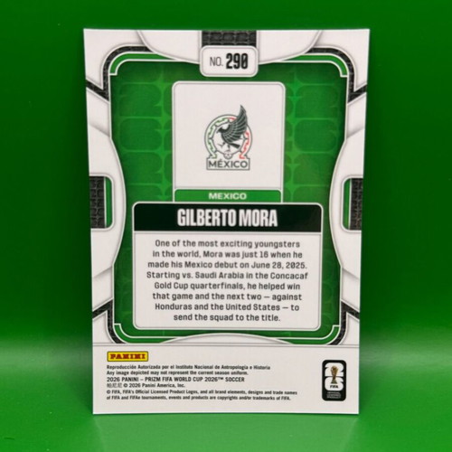 Gilberto Mora lot Base, Silver & Wave Prizm 2026 FIFA World Cup cards like new