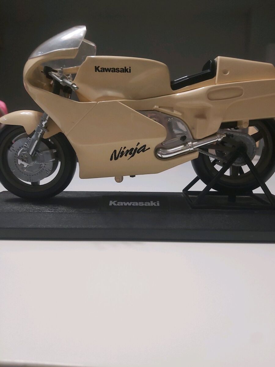 Kawasaki Ninja phone used, vintage 90's - € 120,00 - Vendora.cy