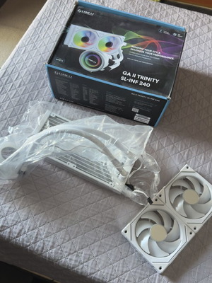 Lian Li Galahad II Trinity 240mm CPU Liquid Cooler like new, white