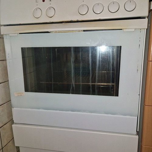 Electric kitchen stove used in very good condition