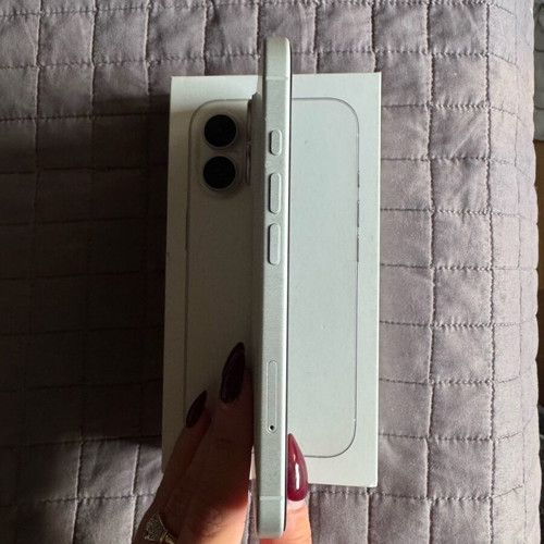 iPhone 16 new, white, 128GB, with box and privacy screen protector
