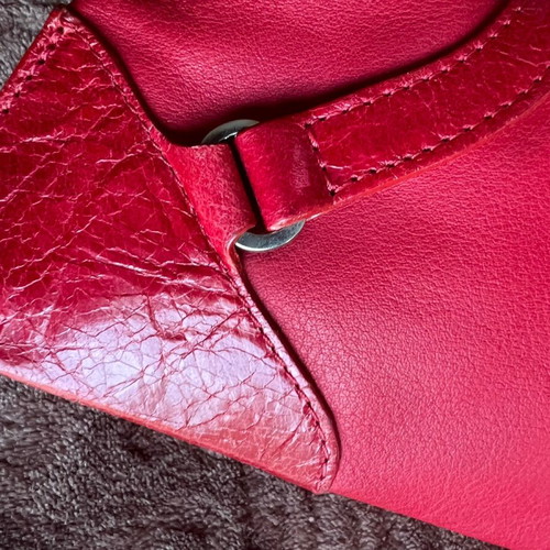 Guy Laroche shoulder bag red leather like new