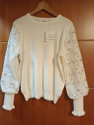 Μπλούζα καινούργια με σχέδιο στα μανίκια, άσπρη, one size