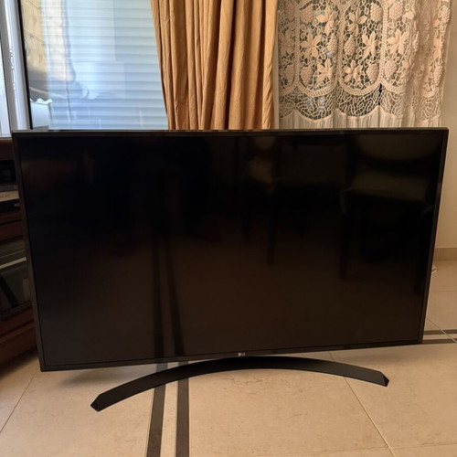 LG 49 4K Smart TV 49UJ634V with EON Smart TV Box like new