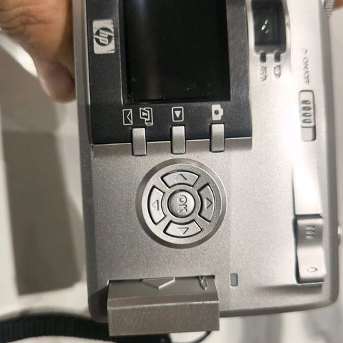 Hp digital camera like new with case and 512 GB card