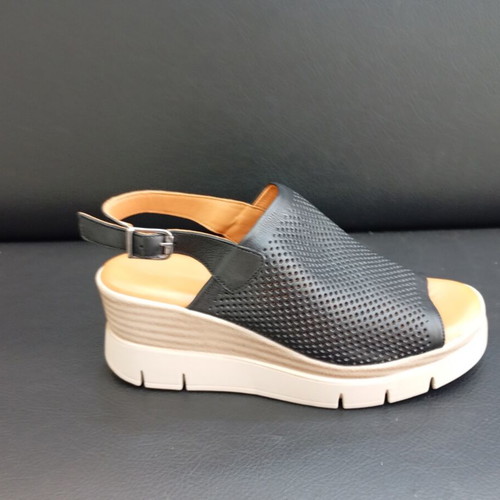 Leather platform sandals black, new, size 37