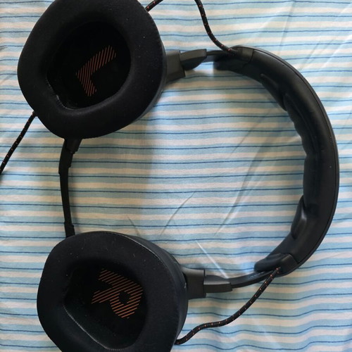 JBL Quantum ONE Over Ear Gaming Headset σαν καινούργιο με σύνδεση USB και jack 3.5mm