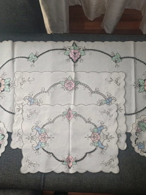 Vintage table linens set used, 5 pieces