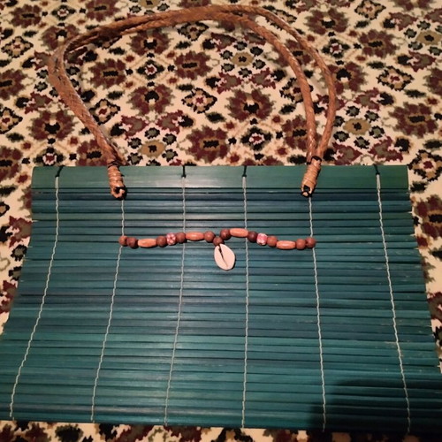 Shoulder bag like new, cypress color