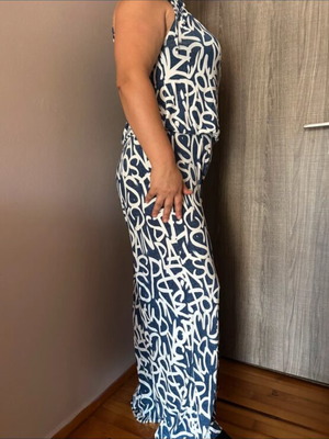 Women's one-piece like new, sizes M and L, white and blue