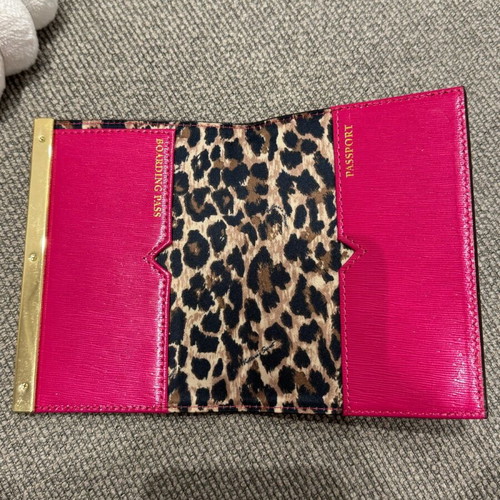Victoria’s Secret passport holder pink with leopard design like new