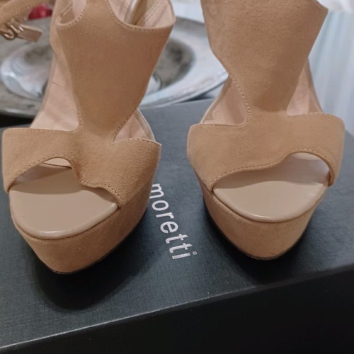 Fausta Moretti Italy sandals like new, beige suede leather, size 37