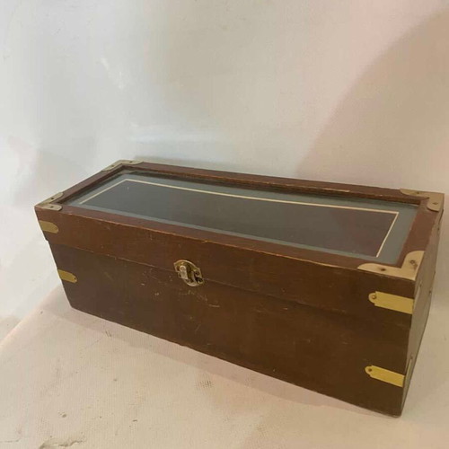 Vintage wooden wine case used, 12x13x35 cm with minor wear