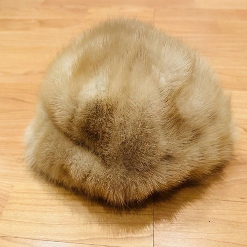 Mink fur hat like new, white broken