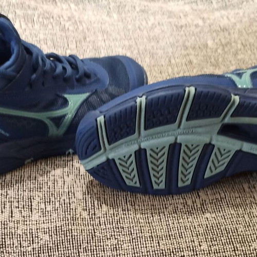 Mizuno Wave Luminous women's volleyball shoes used, blue