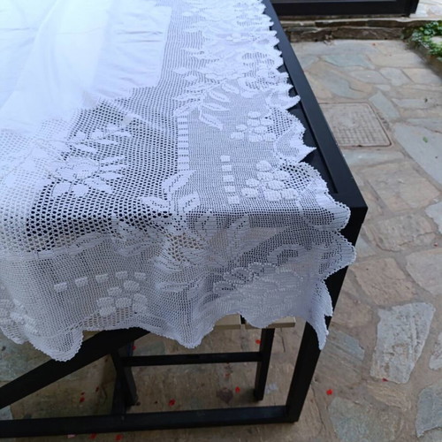 Handmade crochet square tablecloth like new