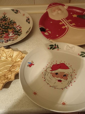 Christmas platters like new