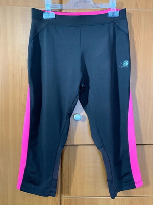 Karrimor women's 3/4 sports leggings used, size small, black/pink