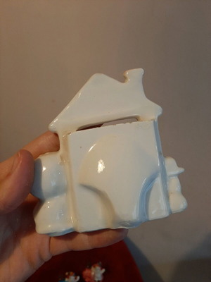 Porcelain frame in good condition