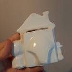 Porcelain frame in good condition