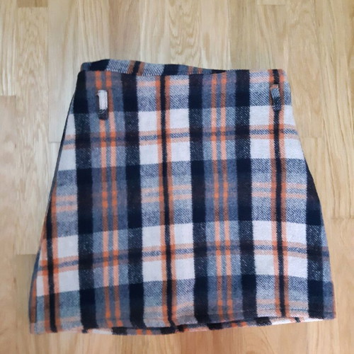 Wool plaid skirt like new, size XS, beige and brown