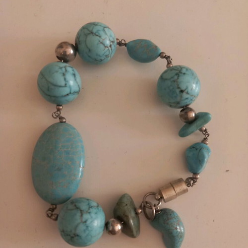 Bracelet with beads and magnetic clasp like new