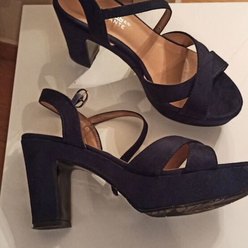 Sandals like new, size 40, platform style