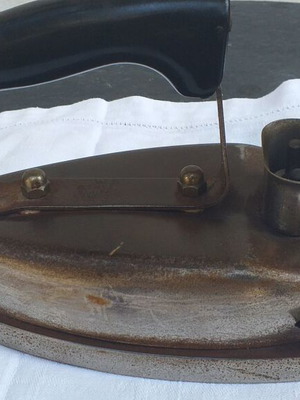 Collectible iron 500 W Greek made by W.S.C.OE