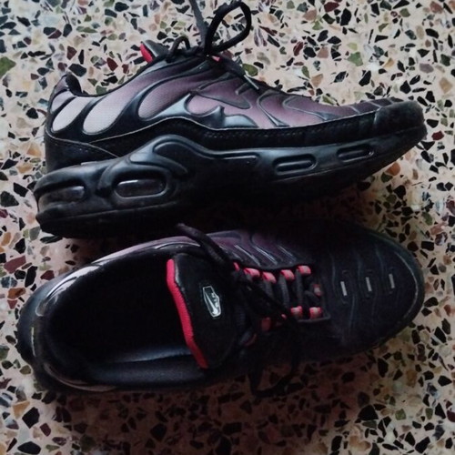 Nike Air Max athletic shoes like new, size 41, black