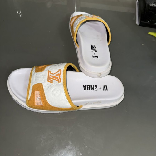 LV x NBA slippers like new, size 43, white and orange