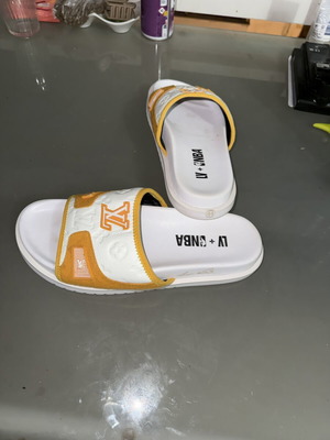 LV x NBA slippers like new, size 43, white and orange