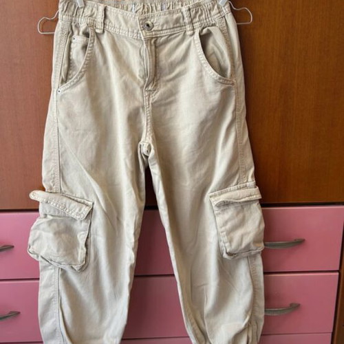 Bershka cargo pants XXS beige like new