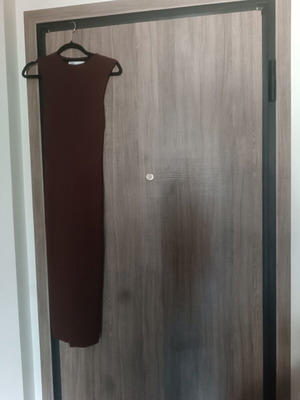 Φόρεμα Zara καινούργιο, λεπτό πλεκτό, καφέ, μέγεθος Small