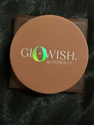 Huda Beauty πουδρένιο ρουζ 02 Caring Coral, μίνι 2,5 γρ
